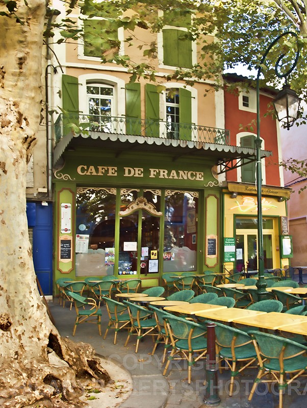 003 Café de France – Photography by Hilary Roberts